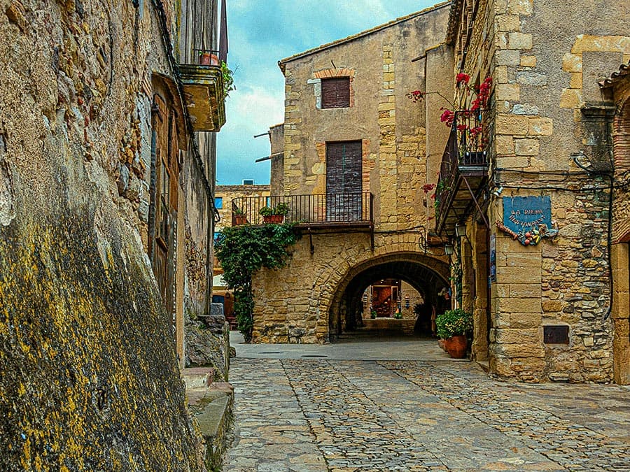 toursbyuni-costa_brava_hike _medieval_village_culinary_experience_07