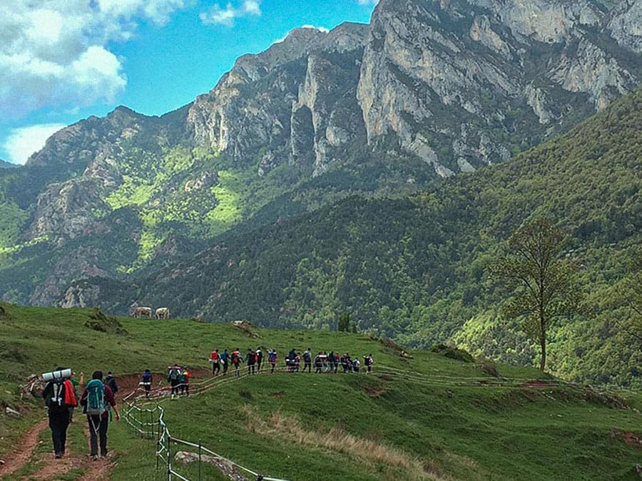 toursbyuni_private_pyrenees_hiking_experience_04